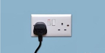 老婆用了這個(gè)方法，我家開關(guān)插座就再也沒(méi)壞過(guò)了